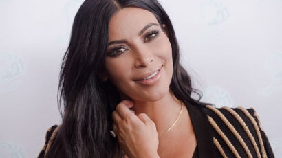 Közszemlére tette fedetlen melleit Kim Kardashian