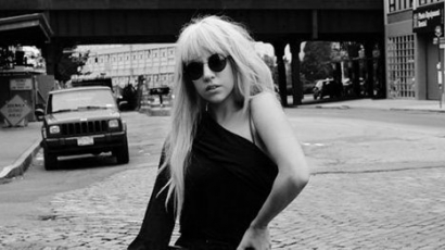 Lady Gaga a droghoz hasonlította rajongóit