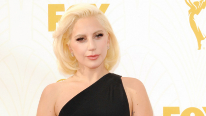Lady Gaga sírva kért bocsánatot a rajongóitól