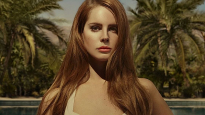 Lana Del Rey elesett, miközben a barátaival ünnepelt a Super Bowlon