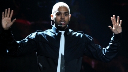 Lek***ázta, majd ellopta rajongója iPhone-ját Chris Brown