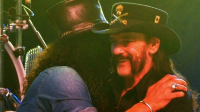 Lemmy:  „Slash rengeteget segített a betegeskedésem alatt”