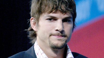 Lerobbant rajongóin segített Ashton Kutcher