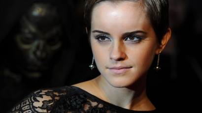 Lesifotósok kémlelték Emma Watson fenekét