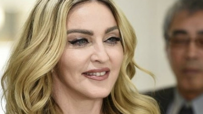 Madonna ráphotoshoppolta arcát egyik rajongója testére?