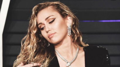 Meglepő dolgot árul Miley Cyrus a weboldalán