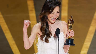 Michelle Yeoh történelmet írt: ő az első ázsiai színésznő, aki elnyerte a Legjobb női főszereplőnek járó Oscar-díjat