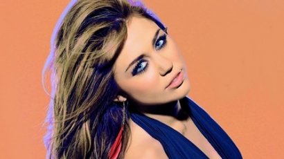 Miley Cyrus Lindsay Lohanként lépett fel