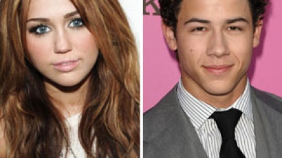 Miley Cyrus és Nick Jonas közös lemezt készít