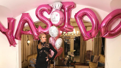 Napi 24 órában testőr vigyáz Paris Hilton vagyont érő eljegyzési gyűrűjére