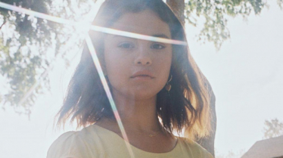 Nem kell tovább találgatnod: ezt a szájfényt és körömlakkot viseli Selena Gomez