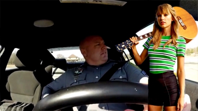 Odáig van az internet a Shake it Offot éneklő rendőrért