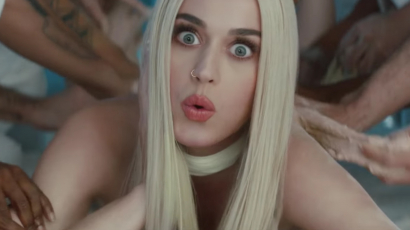 Őrülten bizarr videoklippel jelentkezett Katy Perry – ilyet még nem láttunk