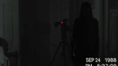 A Paranormal Activity 3 októbertől a mozikban
