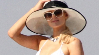 Paris Hilton pasi nélkül is boldog