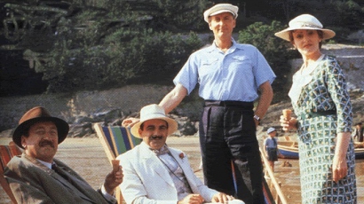 Poirot ismét összefog Hastings kapitánnyal és Japp főfelügyelővel