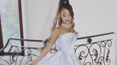 Rajongói szerint Mac Miller előtt szeretett volna tisztelegni Ariana Grande a Grammy-gálára készíttetett ruhájával