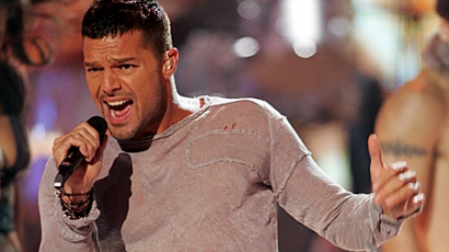 Ricky Martin az adoptáláson gondolkozik