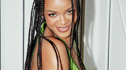 Rihanna fehérneműben jelent meg a Dior bemutatóján
