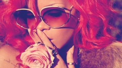 Rihanna is örökbe fogad?