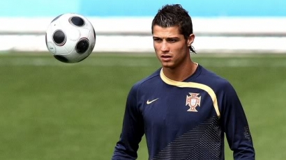 Ronaldo magának "követeli" a 7-es mezt