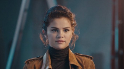 Selena Gomez a producere, Dacre Montgomery a főszereplője a következő romantikus vígjátéknak