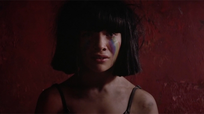 Sia ismét lenyűgöző videoklippel jelentkezett
