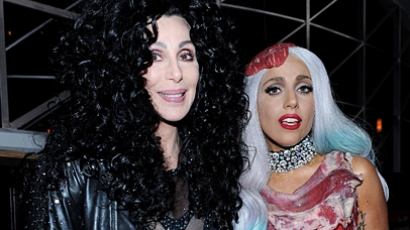 Szeptemberben jön Gaga és Cher duettje