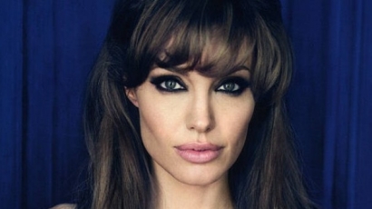 Szíriai árvákat fogadna örökbe Angelina Jolie