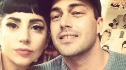 Taylor Kinney egy focicsapatra való gyereket szeretne Lady Gagától