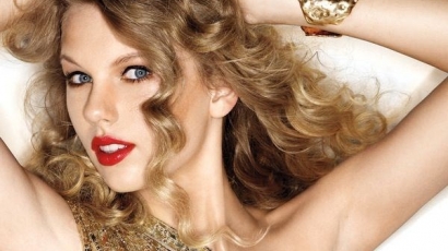 Taylor Swift új kislemeze a Sparks Fly lesz 