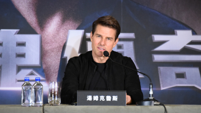 Tom Cruise kibérelte egy londoni étterem egész emeletét, hogy randevúzzon