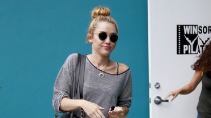 Újra vagdossa magát Miley Cyrus?