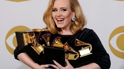 Viaszbabát kap Adele