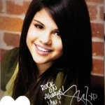 selena_gomez_1210807521.jpg
