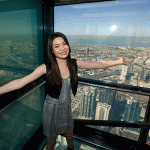 sev-miranda-cosgrove-world-trip-skydeck.jpg