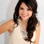 selena_gomez_1213286566.jpg