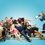 Glee-Season-2-First-Cast-Promotional-Photo-glee-14711629-653-426.jpg