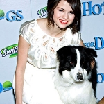 selena_gomez&dog.jpg
