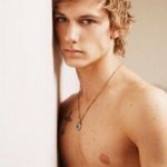 alex_pettyfer_1.jpg