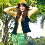 selena-gomez-beach-house-hottie-10.jpg