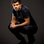 taylor-lautner-jacob-black1.jpg