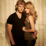 alex_pettyfer_dianna-_agron_engaged.jpg