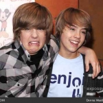 dylan-sprouse-and-cole-sprouse-suite-deck-35SygG.jpg