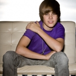 Justin-Bieber-3-justin-bieber-9302495-320-480wtm.jpg