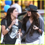 miley-cyrus-mandy-jiroux-reunited.jpg