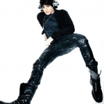 Adam-Lambert-EW-Exclusive-adam-lambert-9461580-321-400.jpg