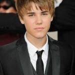 justin-bieber-new-haircut-2011-golden-globes copy.jpg