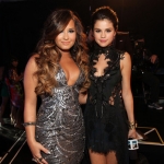 Demi+Lovato+2011+MTV+Video+Music+Awards+Red+DJoleBPhydjl_large.jpg