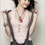 Selena-Gomez-03-20100418.jpg